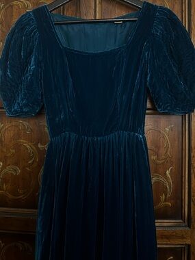 Vintage 1980s Blue Velvet Puff Sleeve Dress